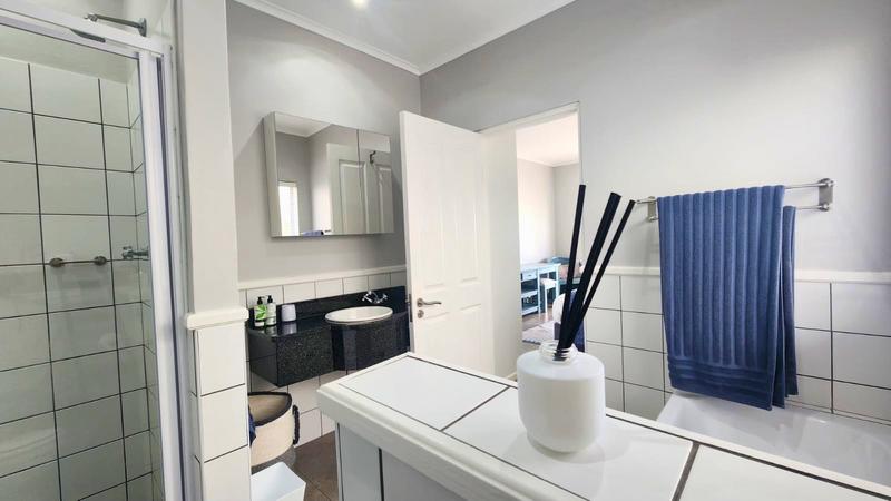 To Let 4 Bedroom Property for Rent in Pinnacle Point Golf Estate Western Cape